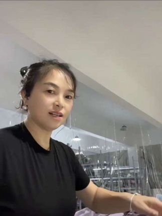 .没有动态的日子,都是认真上班。也许难熬,但得为自己的生活买单。