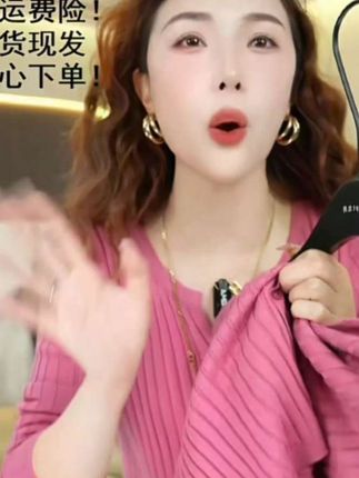 时尚针织小衫