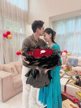 清风拂过旧事,暖光照见新程。过往皆珍,未来可期❤️#见家长@明哥❤️韩涵