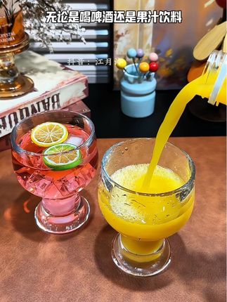 终于找到了这种宽口啤酒杯!上宽下窄的设计握感舒适,胖乎乎的超可爱,不管是喝啤酒还是果汁饮料,都氛围感满满#好物推荐🔥 #杯子控 #啤酒杯 #果汁杯 #玻璃杯