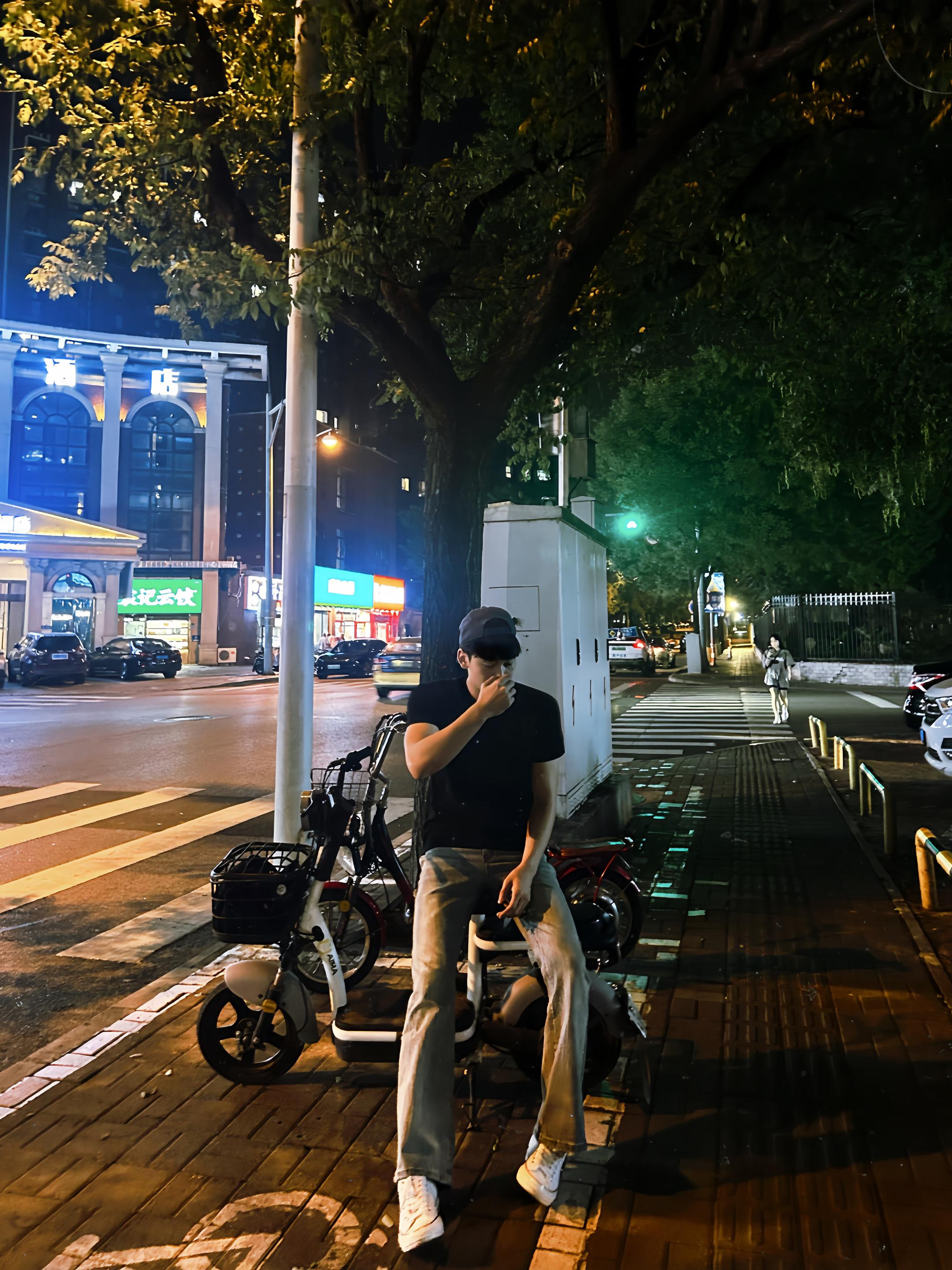 眼泪的意义 永远取决于旁观者 有人责怪它的出现 有人却心疼它的#来历