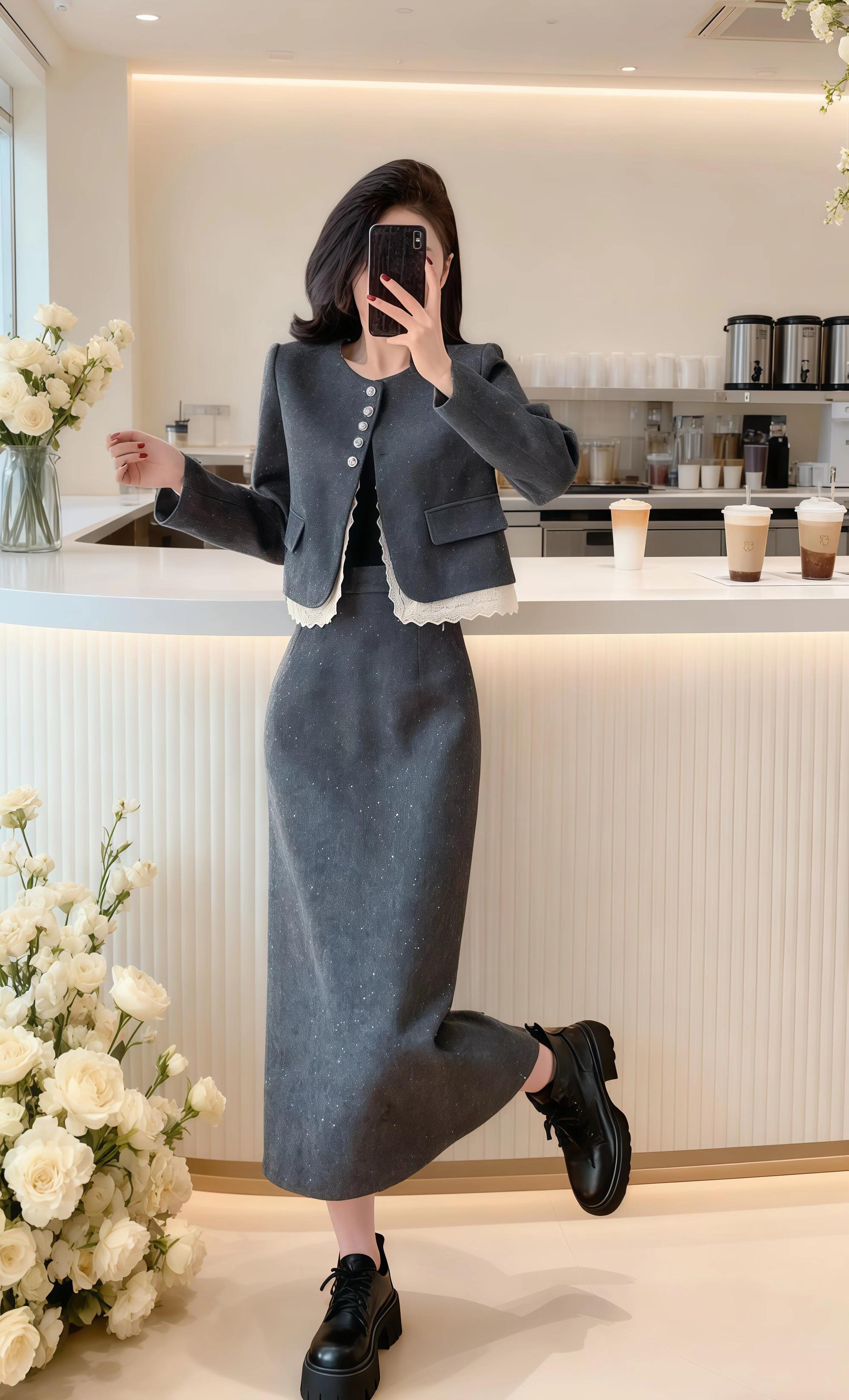 #高级感穿搭 #通勤搭配 #精致穿搭 #小香风两件套 #韩系穿搭 @抖加🔥上热门🔥dou+🔥热点宝