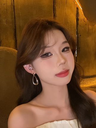 戴上就很高级的镂空水滴耳饰~气质简约又百搭,还能修饰脸型#网红饰品 #耳饰
