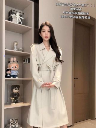 早秋第一件白风衣!一穿秒变韩剧女主,氛围感直接焊在身上#整个时尚圈都在等入chill #预制国庆出游穿搭 #风衣穿搭 #高级感穿搭 #显高显瘦显腿长 @DOU+小助手