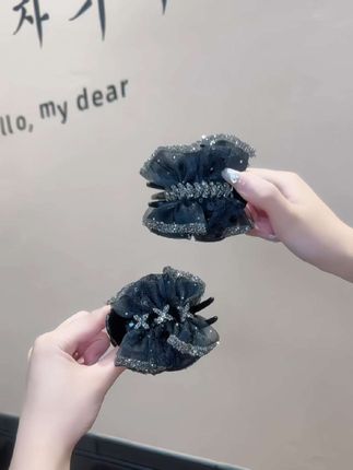 简单好看的发型就戴这款丸子头抓夹#ab面抓夹 #减龄气质 #高贵优雅穿搭
