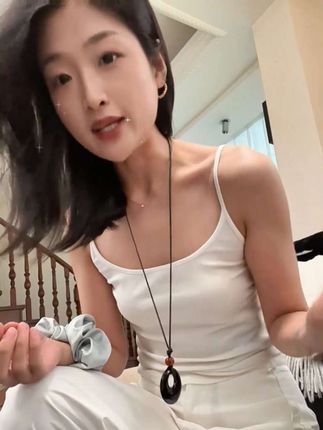 质感细腻温润,搭配高货绳,简约大气,适合各种场合#简约大气 #毛衣链 #质感细腻