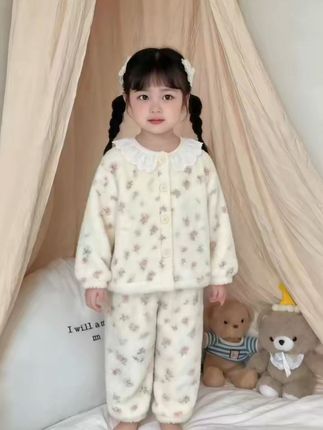 #儿童家居服 #女童穿搭 #珊瑚绒睡衣 #保暖又好看 #秋冬穿搭