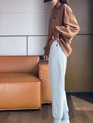 #休闲裤 #显高显瘦显腿长 #休闲减龄穿搭 #显瘦遮肉 #百搭裤子