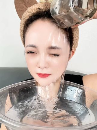 #24小时持妆遮瑕粉底液 真的是用一次就爱上了,遮瑕提亮的同时还能滋养皮肤,关键还#防水防汗持妆一整天 #美妆好物 #粉底液#持妆粉底液