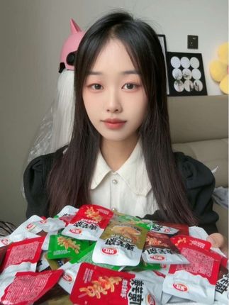 大人小孩都爱吃的一款小零食,就算是有姐妹在减脂期间也都可以吃哟#卫龙魔芋爽#卫龙魔芋爽 #魔芋爽