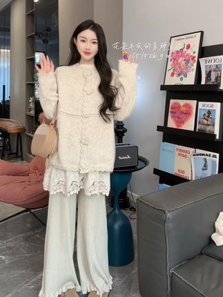 解锁花朵毛衣的三种穿法! #裙子搭配 #梨形身材穿搭 #孕妇装 #孕期穿搭 #早秋穿搭