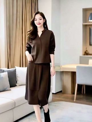 休闲时尚套装秋季新款洋气减龄遮肚子显瘦大码半身裙两件套#女装 #气质优雅大方 #时尚女装 #优雅气质
