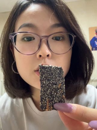#美食 #强烈推荐 三只松鼠黑芝麻核桃软膏,软软糯糯超好吃