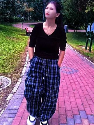 不是不懂,只是不想懂 不是不知道,只是不想说出来 珍惜所有相遇 也尊重所有的失去 好好珍惜爱你的人 不管是友情还是爱情#热门音乐🔥