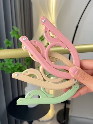 出去玩毛巾终于有可以晾晒了这款带夹子的折叠衣架解决毛巾湿哒哒的问题#折叠衣架#实用好物#好物分享 #衣架