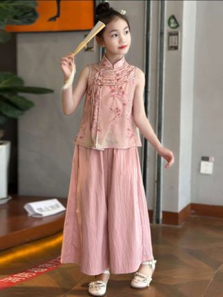 #生女儿就要这样穿 #优雅气质 #国风服饰 #女童装#小清新穿搭 中式国风女童两件套,夏季女童无袖穿搭两件套