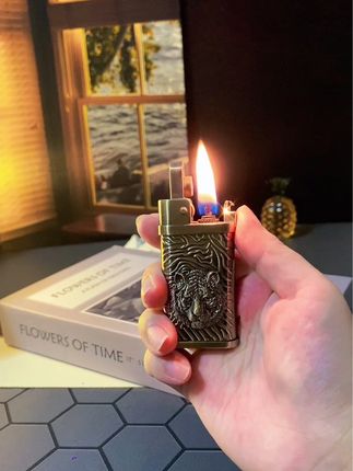 高级感自动弹射打火机#煤油打火机 一键启动打火#高端大气上档次 #打火机 #男士必备 #万物皆可盘