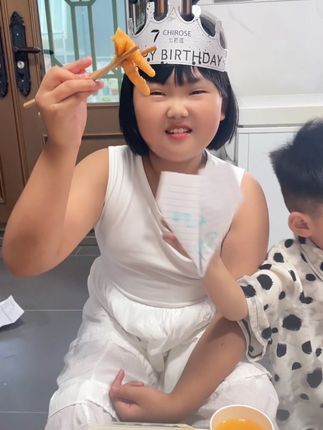 小孙女生日除了要个蛋糕还说想吃脱骨鸡爪 好安排#脱骨鸡爪 #五姐分享美食 @梦梦 封丘五姐百货 @封丘县五姐百货店