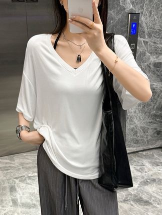 彩诺新款V领宽松慵懒短袖女夏季半袖纯色上衣男友风中长款百搭T恤#好穿又好看 #显瘦搭配 #今日穿搭 #夏天穿搭 #气质范