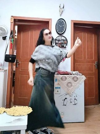 生活嘛 主打的就是一个快乐,在喜欢的状态里自由自在,开心快乐!妖精的无台无处不在😄😄,在姐姐家嗨起来😄😄😄
