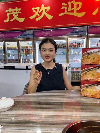 中秋家宴压轴菜就选这份金汤翅!急冻锁线不失鲜味,师傅每日当天现做!翅的胶质挂壁超诱人,高汤醇厚不腻,上翅90克足称,现在下单还送黑松露二头鲍,抓紧提前购!#鱼翅 #中秋送礼 #真材实料 #鲍参翅肚 #营养丰富