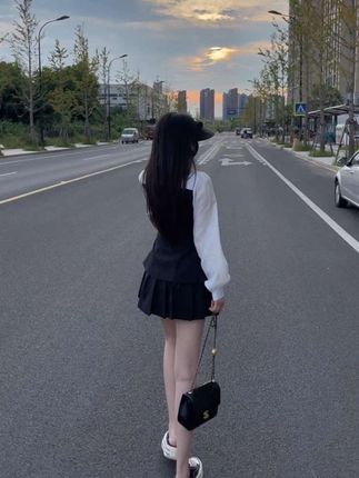 你想感性你就感性,你想可爱就可爱,只是你 要记住,注意力永远要放在自己身上