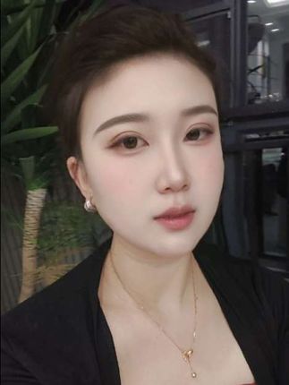 你是不是也是这样???住着一个随时让你滚的房子,守着视我如敌的一家子,熬着无钱无爱的日子,只🈶你拿命换的孩子曾经漂亮又纯真的女子,被生活逼成歇斯底里狼狈疯子,又被熬成千军万马得女汉子,如果不是拿命换的孩子你也会不会再苦苦坚持了!!!!#婚姻带给我们的究竟是什么 #宝妈情感共鸣#女性成长