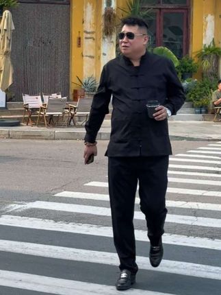 大码立领盘扣上衣,300斤胖男生都可以穿,上档次大气,面料舒适透气,修身显瘦,减龄不挑人#大码男装 #大码穿搭 #盘扣上衣 #胖男生@DOU+小助手