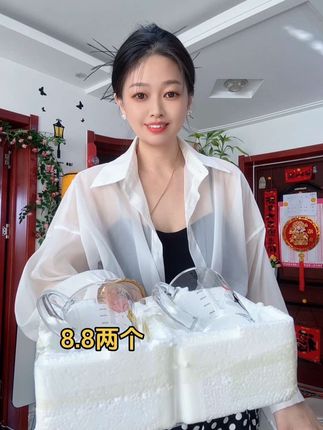 8.8就能买到两个带刻度卡通玻璃杯,真的是太超值了!#多喝水 #玻璃杯 #牛奶杯  #超便宜超划算#杯子