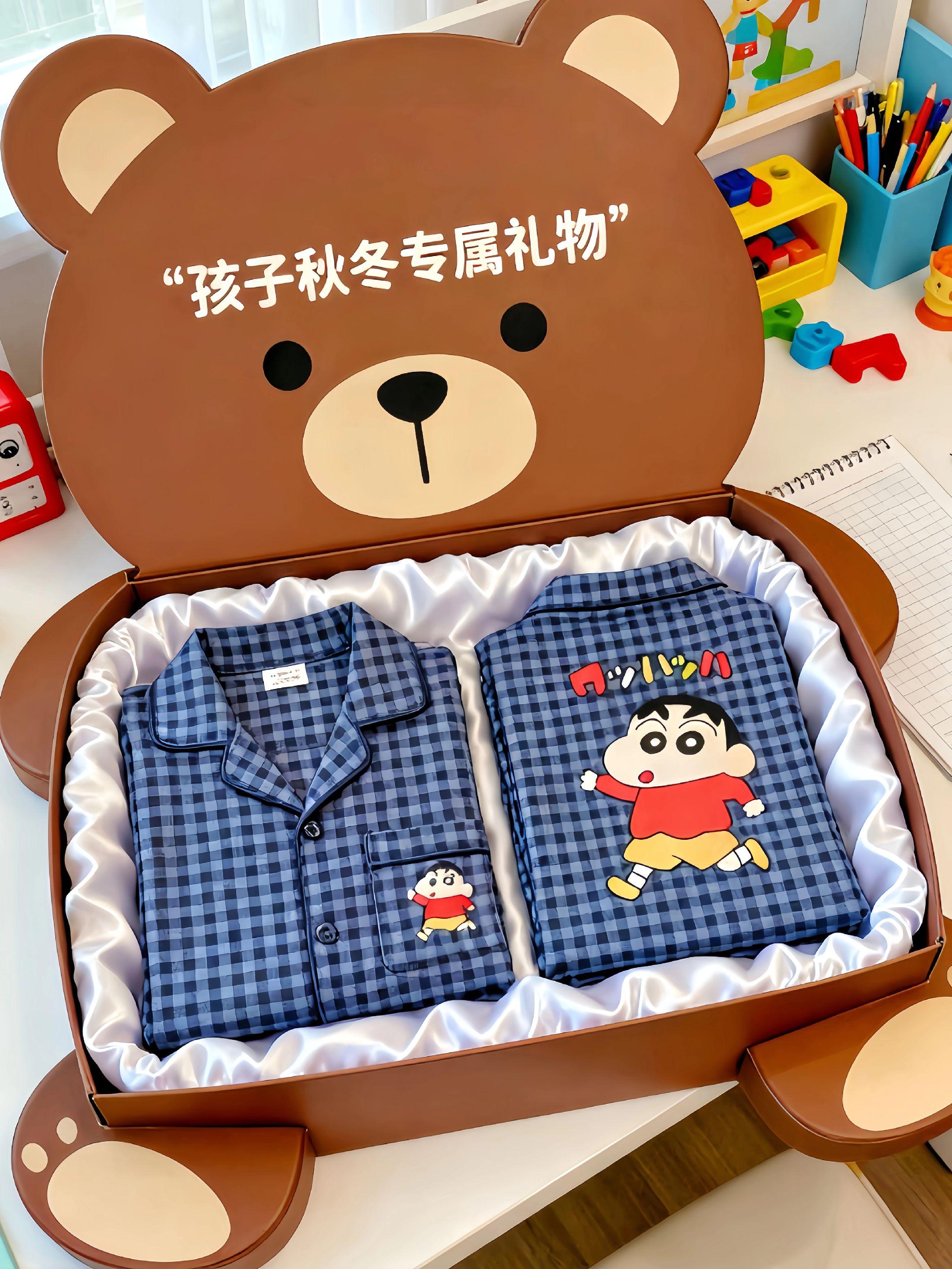 与其说陪伴孩子,不如说她来这个世界温暖我们;不是大人给了孩子童年,是孩子在陪大人复习童年#也太可爱了吧 #儿童睡衣家居服 #蜡笔小新 #男童家居服套装 #@抖加🔥上热门🔥dou+🔥热点宝