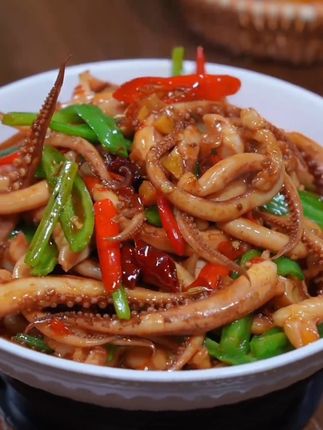 辣炒鱿鱼须,好吃又下饭,嘎嘎香!这个脆口鱿鱼须又脆又嫩有嚼劲,麻辣鲜香很入味,也太好吃了!#鱿鱼须 #香辣鱿鱼须#鱿鱼 #炒鱿鱼 #妈呀太香了