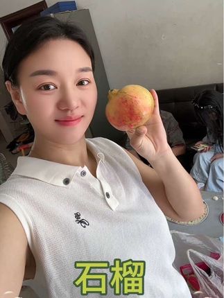 来妈妈家就像土匪一样什么菜都拿,爸爸自己种的菜吃的安全。四川会理突尼斯软籽石榴,真的太好吃了,皮薄肉厚,一口爆汁,果农现摘现发#石榴#软籽石榴