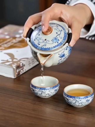 汝窑青花手工旅行茶具,一壶三杯,户外露营车载快客便携旅行茶具#茶器之美 #茶具 #茶生活 @DOU+小助手 @巨量千川