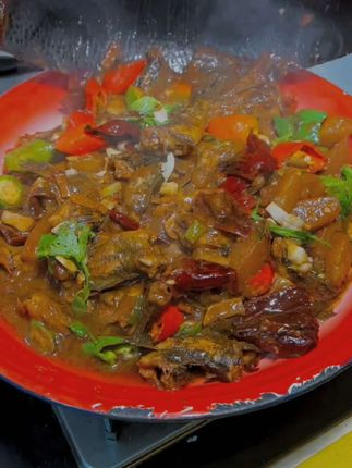 买回来的老头鱼像我这样做,肉质鲜美,好吃又下饭#火焙老头鱼#嘎嘎好吃#一起来尝个鲜#家常菜