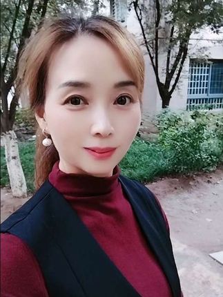 我也越来越喜欢独处,一个人安安静静的听听音乐,养养花,拍拍自己喜欢的风景,如此甚好