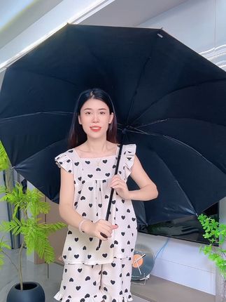 #超大号晴雨两用伞 秋冬雨季要到了,一定要备一把加大雨伞,晴雨两用,黑胶防晒,加厚伞骨,晴雨两用伞 #雨伞 #好物推荐 #家居好物 #雨伞推荐