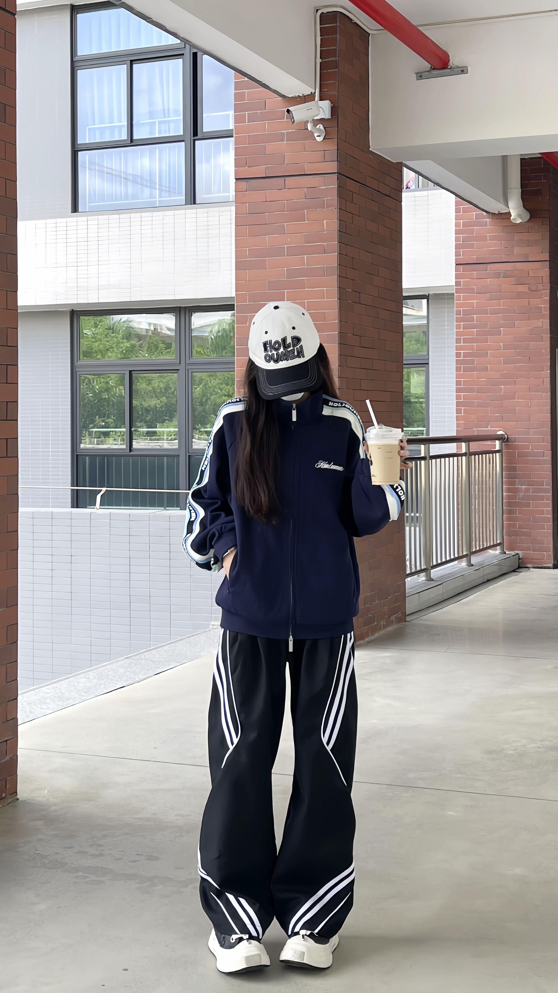 这个小鹭卓同款怎么如此火爆。#HOLDOUMEN #ootd穿搭 #我的穿搭日记 #SHOOTBRAND