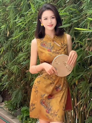 爱一个人最大的诚意,是在你看不到的地方忠诚于你,而不是在你看得到的地方装模作样。#夏日国风新中式穿搭 #暑假出游穿搭 #改良旗袍连衣裙