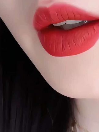 救命!!这简直就是黄皮姐妹的显白天菜啊!真的巨巨巨显白!这谁能不爱啊!#唇釉 #不沾杯不掉色 #女孩子买点口红怎么了 #爱了爱了