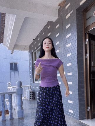 好看又显气质的碎花裙谁能不爱呢#穿搭#碎花裙