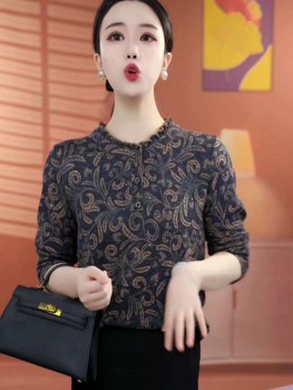 #优雅气质 #减龄气质 #时髦穿搭 #百搭上衣 #时尚洋气