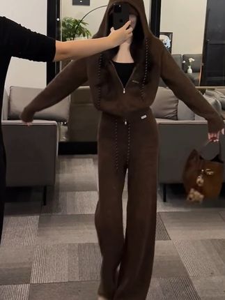 #显高显瘦显腿长且遮肉 #气质百搭轻熟风 #休闲慵懒风穿搭 #谁穿谁好看不分年龄段 #新款搭配每日更新中