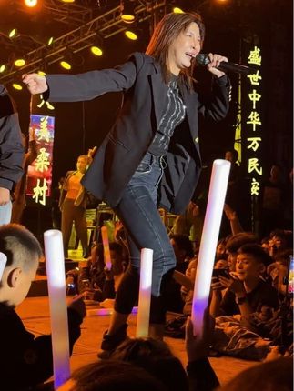 #热门音乐🔥 #真人真唱 #人气爆棚 #嗨翻全场 #现场版live