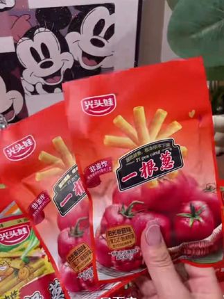 回味童年就吃光头娃一根葱,葱香浓郁,非油炸且香脆解馋。#零食推荐 #美味零食 #追剧小零食 #休闲零食 @抖音流量扶持商家