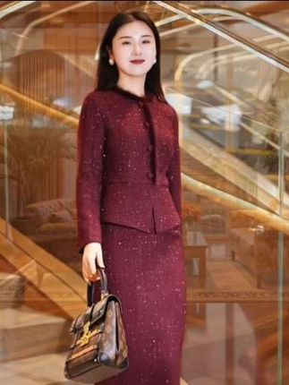 #高贵优雅 #婚庆礼服 #优雅气质 #时尚洋气 #谁穿谁漂亮
