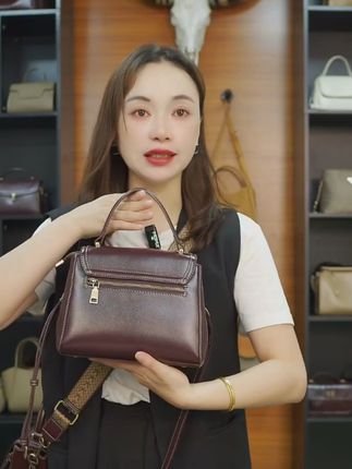 女士真皮斜跨手提包百搭大容量包包时尚小众复古女包#时尚美包#真皮女包#大容量#时尚洋气百搭