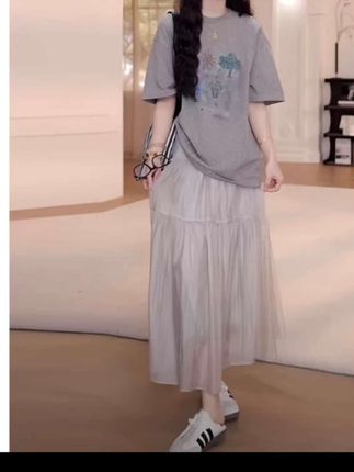 171 【两件套】洋气炸街薄款卡通短袖T恤搭气质网纱半身裙套装(S22)
