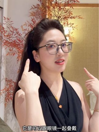 谁能拒绝实用性这么强的发箍呀,既能打造高颅顶,还能当成洗脸发箍,推荐!#头饰搭配 #优雅气质 #时尚单品 #发箍这样戴好美