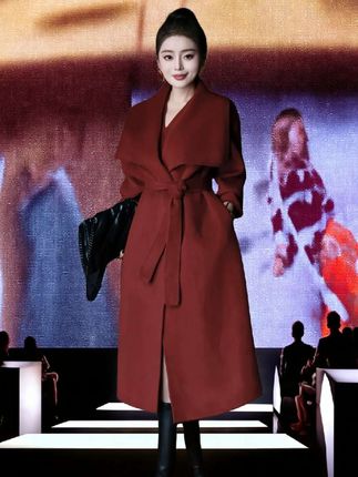 #优雅气质 #大衣 #轻奢女装 @抖加🔥上热门🔥dou+🔥热点宝