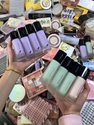赶快来吖！速来～这里什么化妆品都有！ 来拿来拿！早上7.30开始，超多美妆。公主殿下快快直接拿走！#平价彩妆 #唇釉 #粉底液 #假睫毛#彩妆